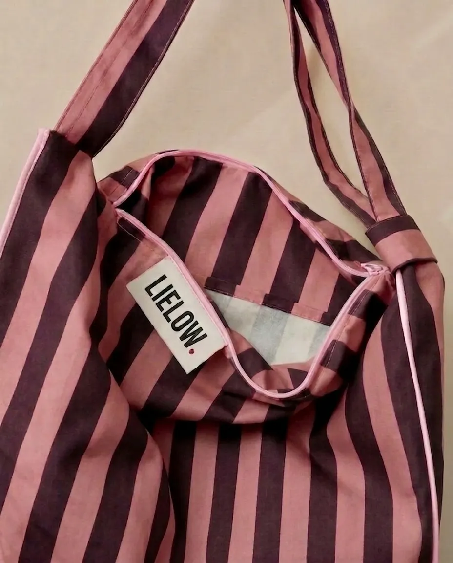 Lielow East Hampton — interior detail with LIELOW label, pink piping and berry stripes